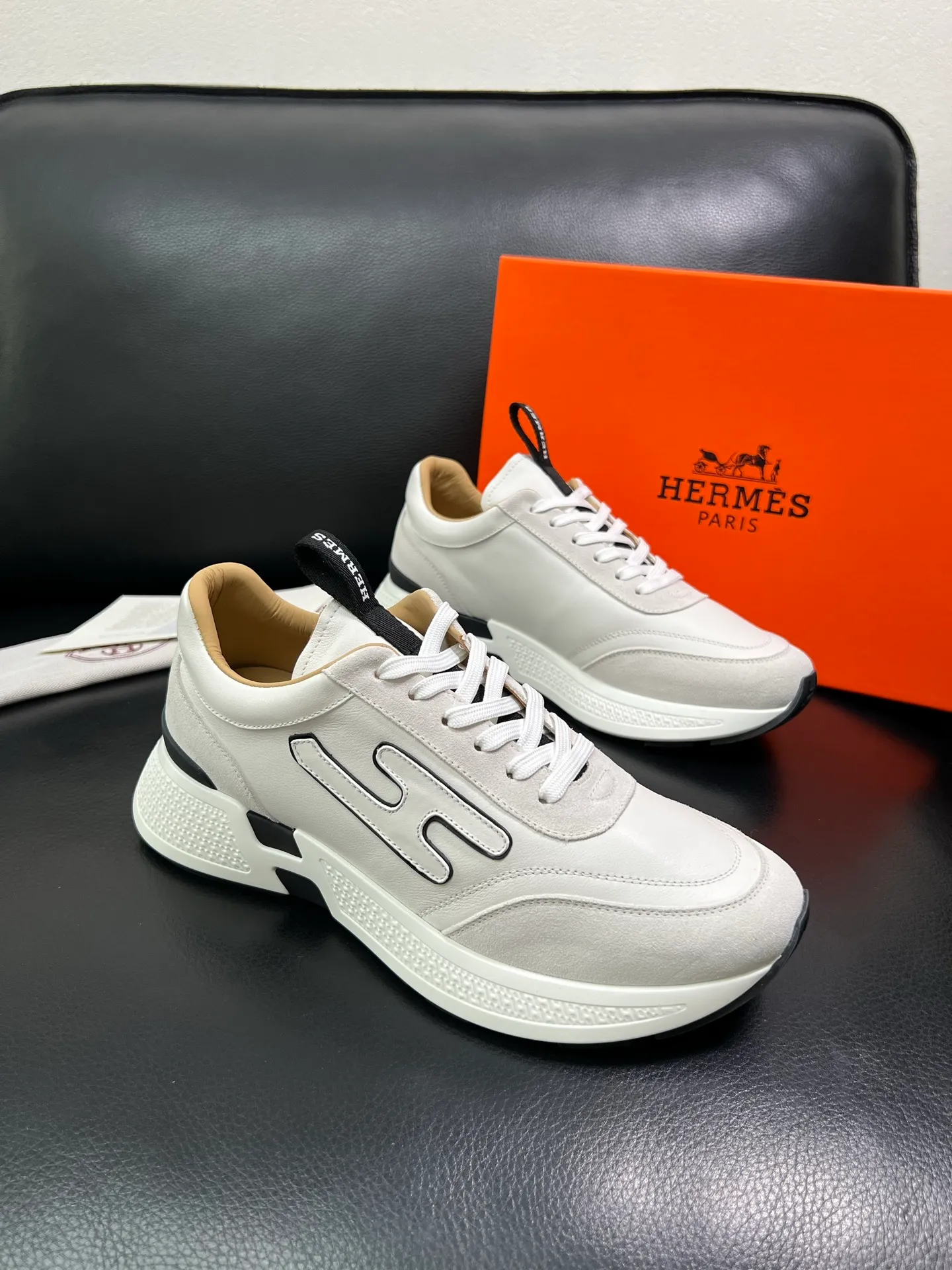 Men's men's shoes 💰840 Hermes top purchasing Hermes counter synchronization, original factory configuration, original cowhide fabric imported from Italy, high-quality splicing technology, fully imported water-dyed cowhide lining, soles: original factory special soles are super comfortable, original factory and single goods are high quality, welcome to compare and synchronize with counters, code number 39-44 (customized 38 45) 85863
